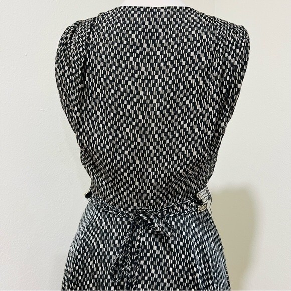 NWT Burning Torch Sleeveless Silk Dress with Sequin Belt in Women's Size XS - Picture 9 of 12